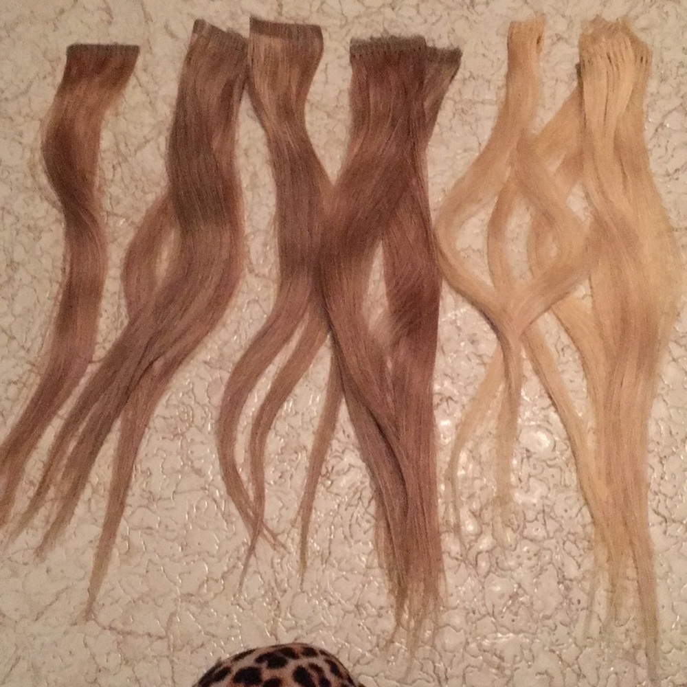 Two blond hair extension